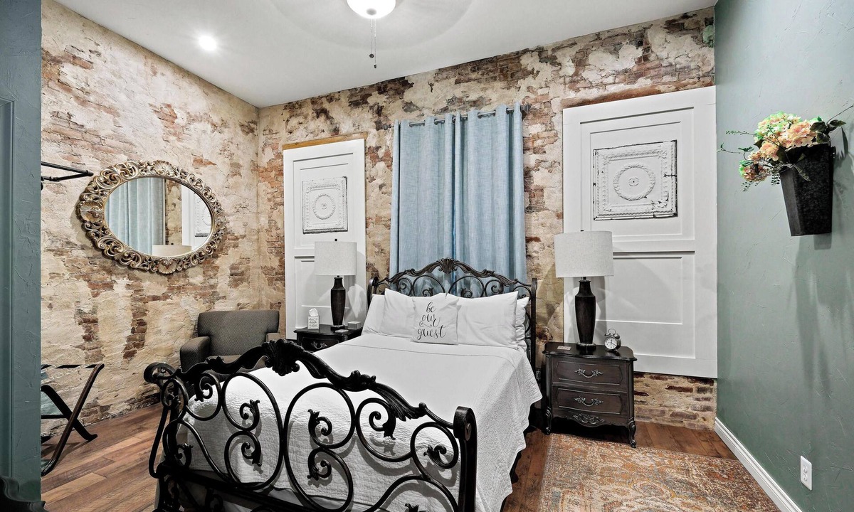 Carthage Apartment | Crossroads Flat: Steps away from Rt. 66 & Carthage square