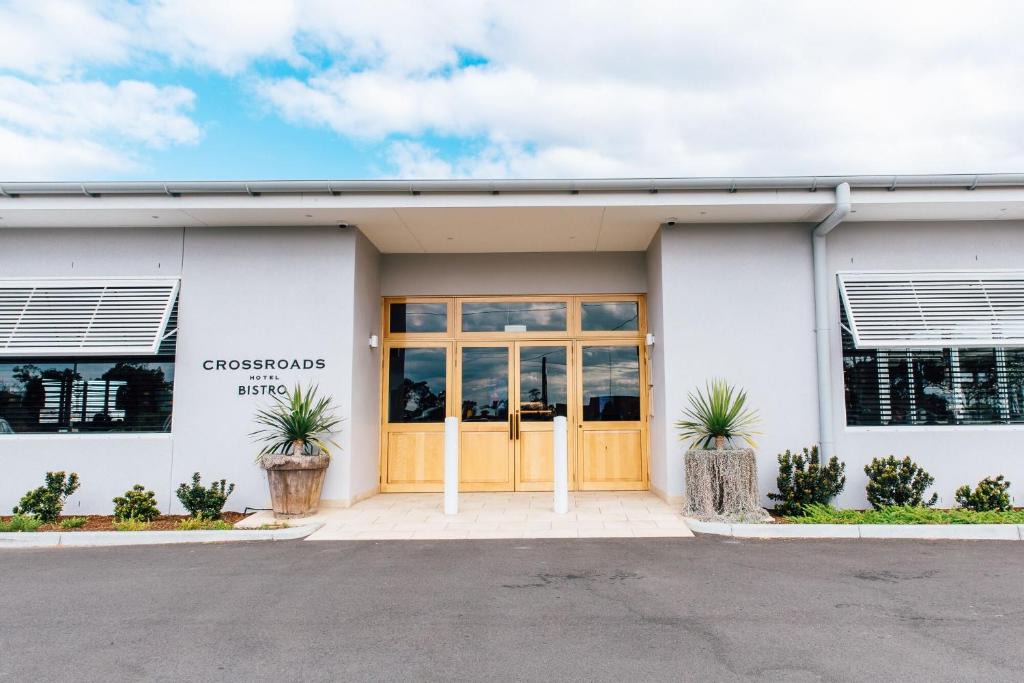 Casula Hotel | Crossroads Hotel