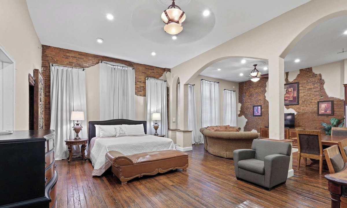 Carthage House | Crossroads Loft: Steps from Rt. 66 & Carthage Square