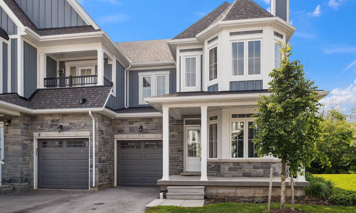 The Blue Mountains House | Crosswinds Townhomes