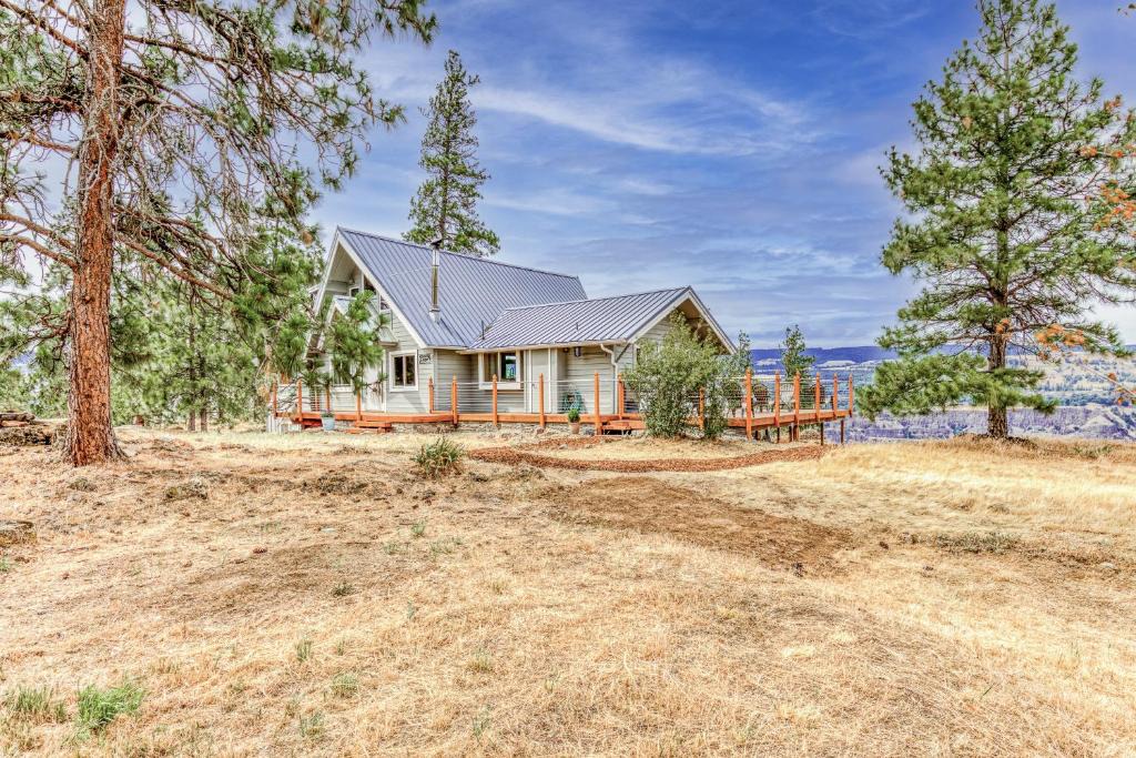 The Dalles House | Crow's Nest
