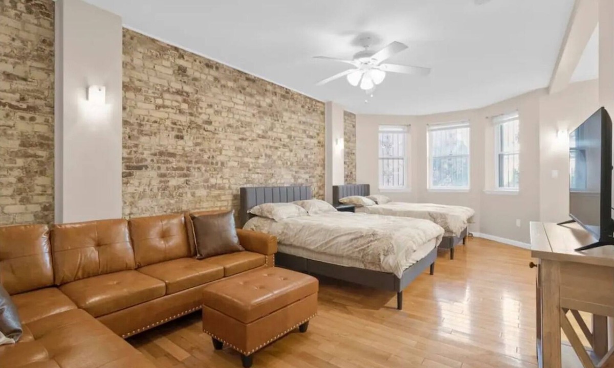 Crown Heights Apartment | Crown Heights Studio Near Subway + Private backyard