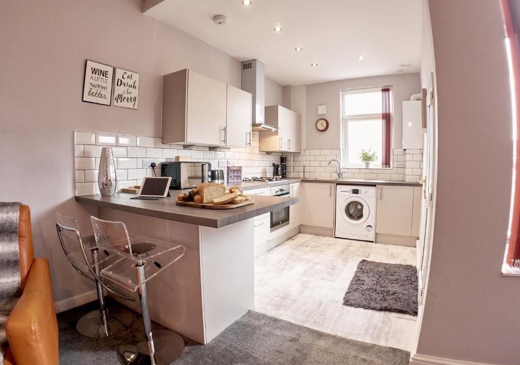 Darwen Apartment | Crown House
