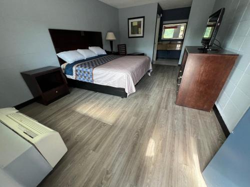 Cartersville Hotel | Crown Inn