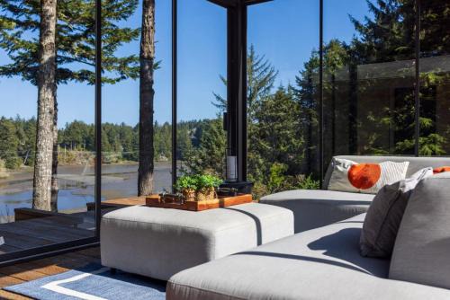 Coos Bay House | Crown Point Hideaway