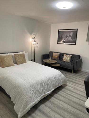 Cray Valley West Apartment | Crown's Court