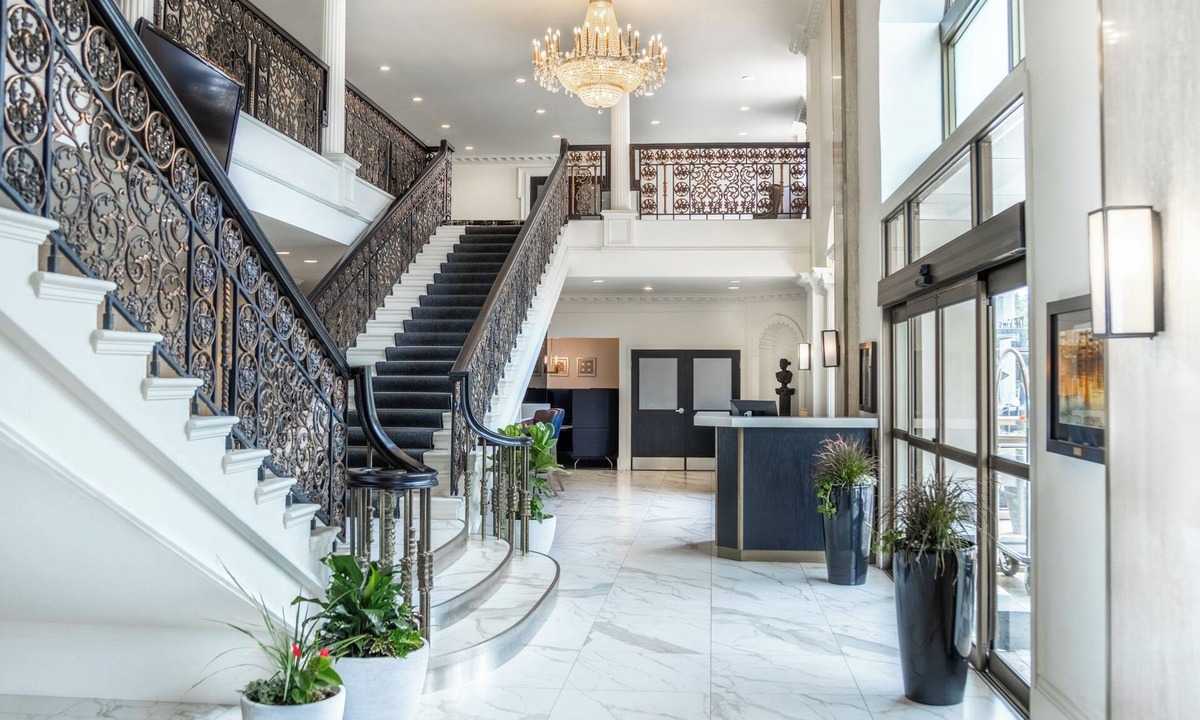 Downtown Hotel | Crowne Plaza Fredericton-Lord Beaverbrook by IHG