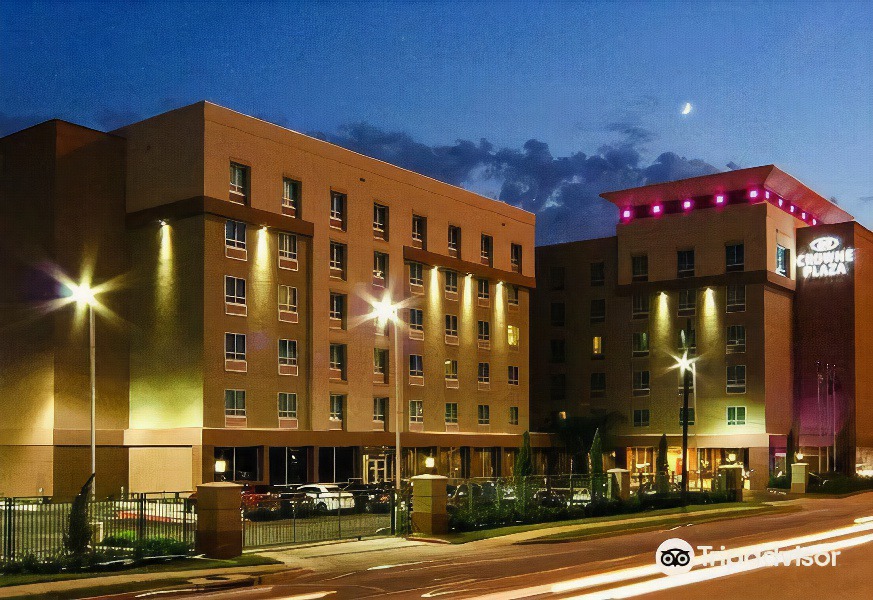 The Villages Hotel | Crowne Plaza Houston Galleria Area, an Ihg Hotel