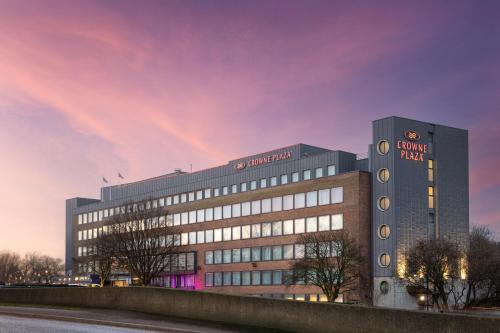 Hanger Hill Hotel | Crowne Plaza London Ealing by IHG