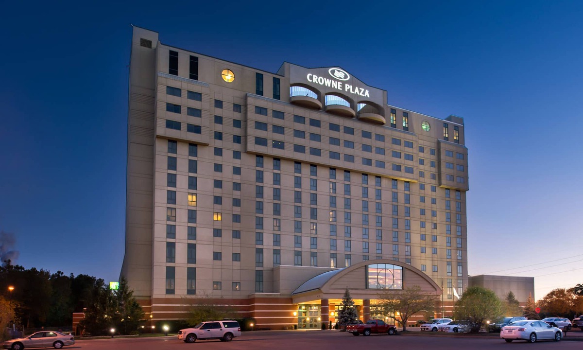 Springfield Hotel | Crowne Plaza Springfield by IHG