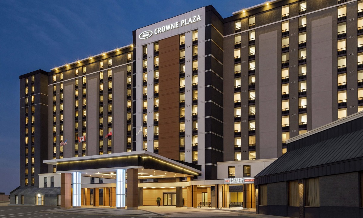 Etobicoke Hotel | Crowne Plaza Toronto Airport by IHG