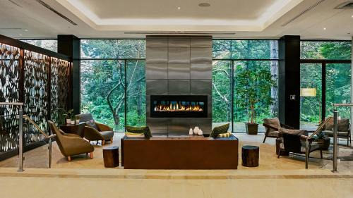 North York Hotel | Crowne Plaza Toronto - North York by IHG