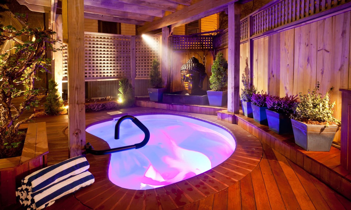 Provincetown Hotel | Crowne Pointe Historic Inn & Spa - Adults Only