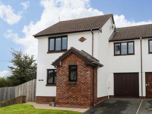 Croyde House | Croyde Pebbles