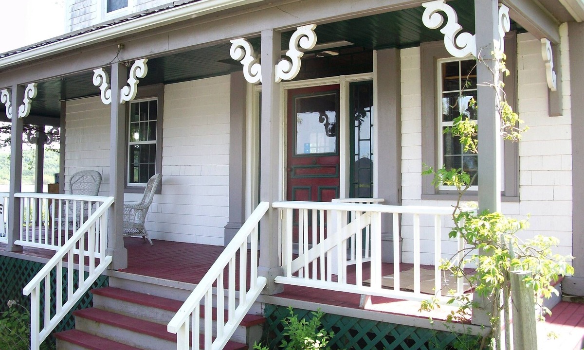 Hatfield Point House | Cruise the St. John River