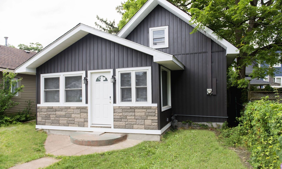 Crystal Beach House | Crystal Beach House-Minutes to the Beach!