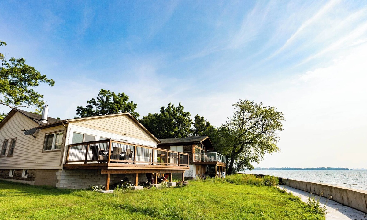 Crystal Beach Cottage | Crystal Beach Scenic Waterfront 3 bedrooms
