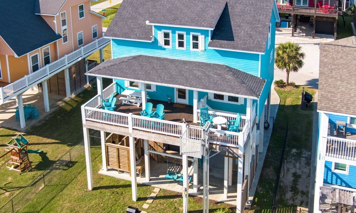 Port Bolivar House | Crystal Breeze - beautiful 3 bdrm, with gulf view - just steps to the beach!