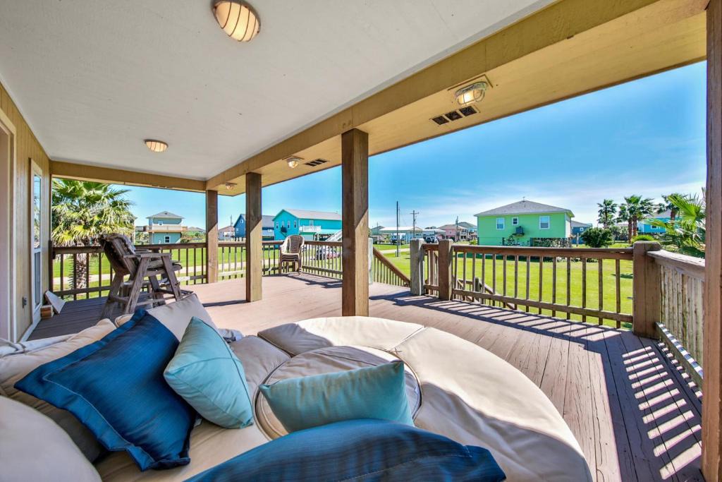 Crystal Beach House | Crystal by the Sea