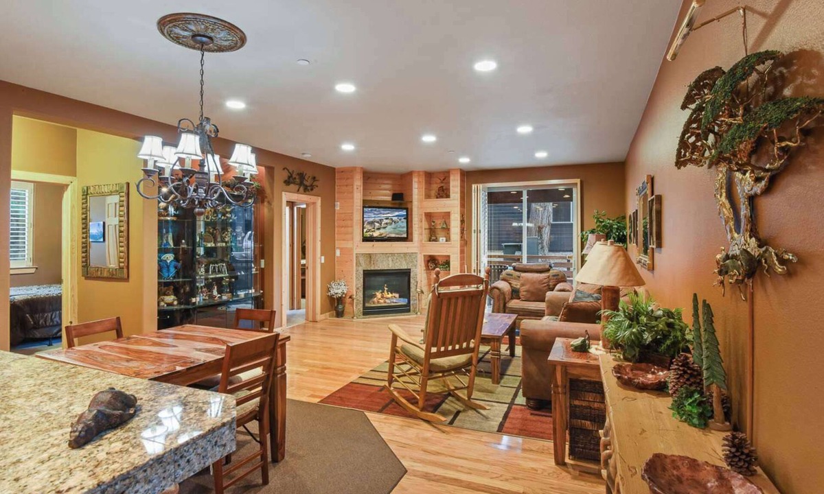 Crystal Bay Condo | Crystal Charm – Amazing 3 BDR Condo Close to Beaches, Casinos, & Skiing!