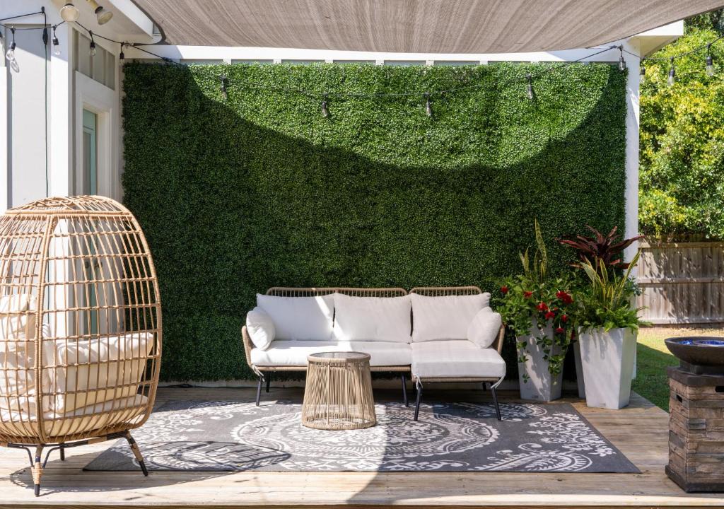 Newport House | Crystal Coast Charmer
