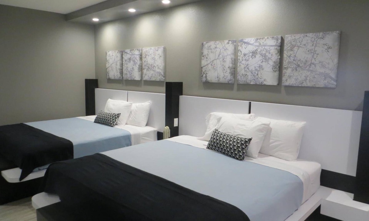 Clodine Hotel | Crystal Inn - Sugar Land