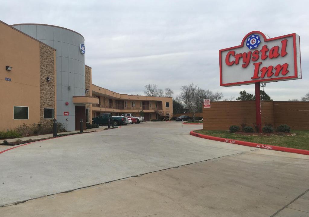 Willow Meadows/Willowbend Area Hotel | Crystal Inn