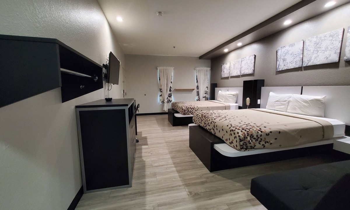 Porter Hotel | Crystal Inn