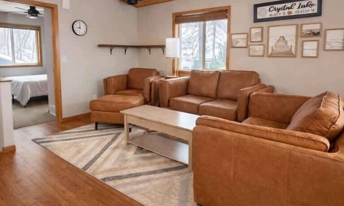 Pelican Rapids House | Crystal Lake Cabin