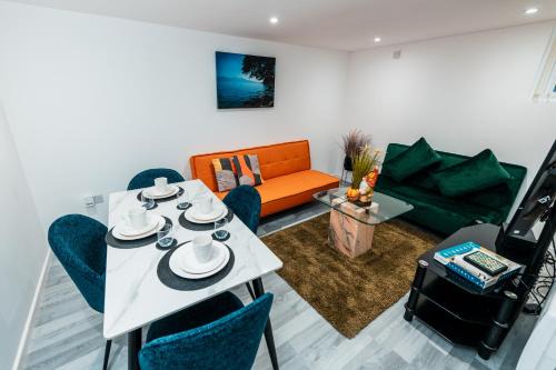 Trafford Apartment | Crystal place