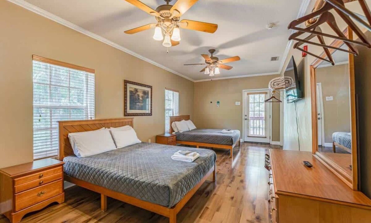 Chassahowitzka Bed & Breakfast | Crystal River Suite
