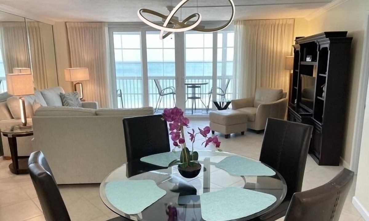 Siesta Key Condo | Crystal Sands Tower Unit 704 - Beachfront