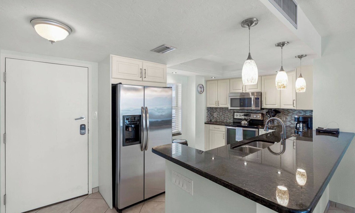 Siesta Key Condo | Crystal Sands Tower Unit 805 - Beachfront
