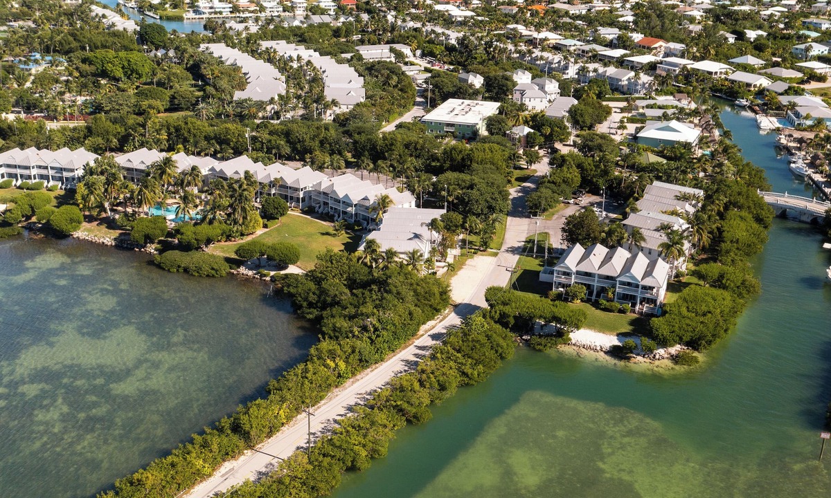 Marathon Villa | Crystal Waters - 2BR 2.5BA Coastal Villa