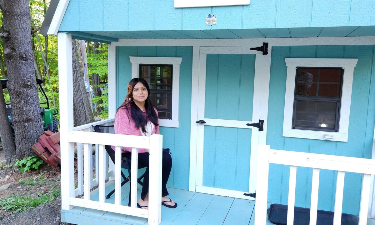 Etna Cabin | Cubby Cabin: Tiny cabin for one on the run!