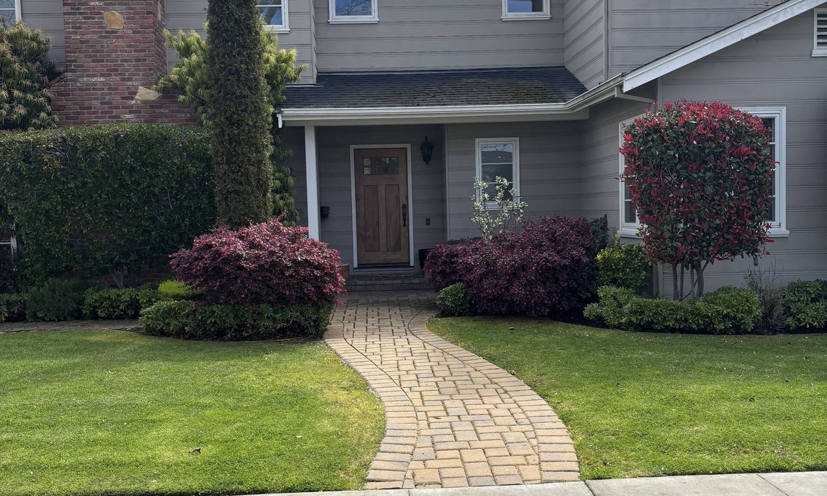 Burlingame House | Cul de sac, gate access to park, 2 minute walk to downtown
