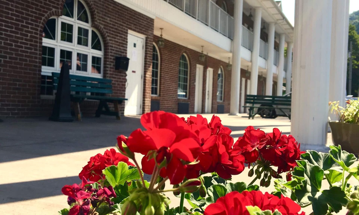 Arthur Hotel | Cumberland Gap Inn
