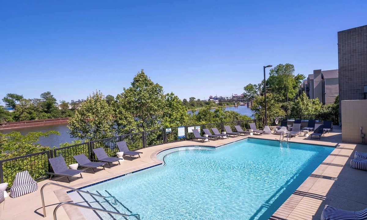 North Capitol Condo | Cumberland River Condo Near DT!