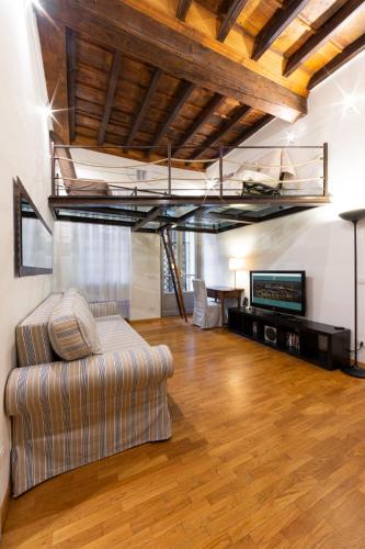 Historic Centre Apartment | Cuore della città - deluxe apt near Egyptian museum with parking by Home a porter