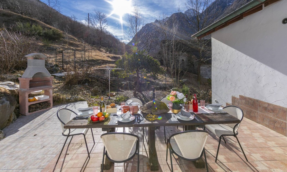 Brione Apartment | Cuore Verzasca, Brione Verzasca, Val Verzasca, Switzerland