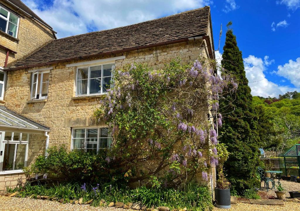 Nailsworth House | Cupcake Cottage: Quintessential Cotswold Cottage
