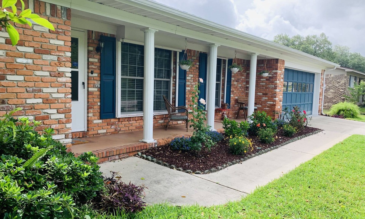 Southside House | Cush Jax Baymeadows Ranch, Close to Everything!