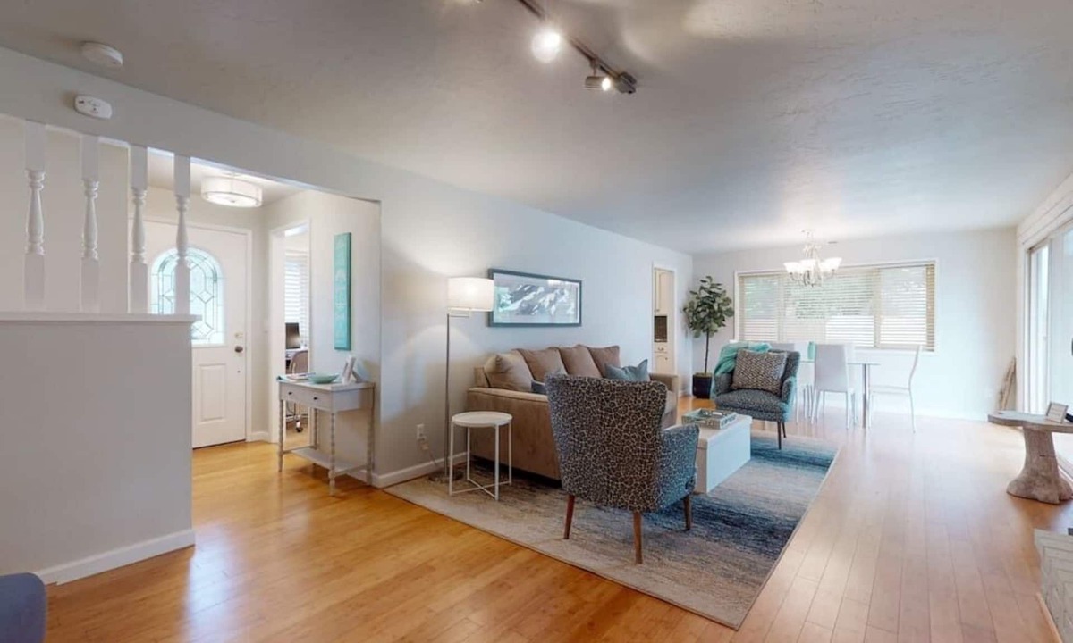 Brookings House | CUSHING COURT TRANQUILITY