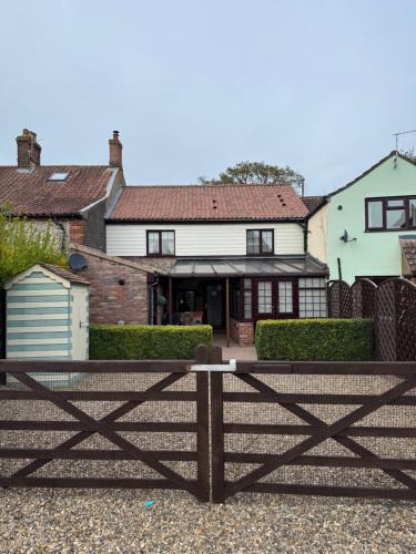 West Runton House | Custard Cottage West Runton