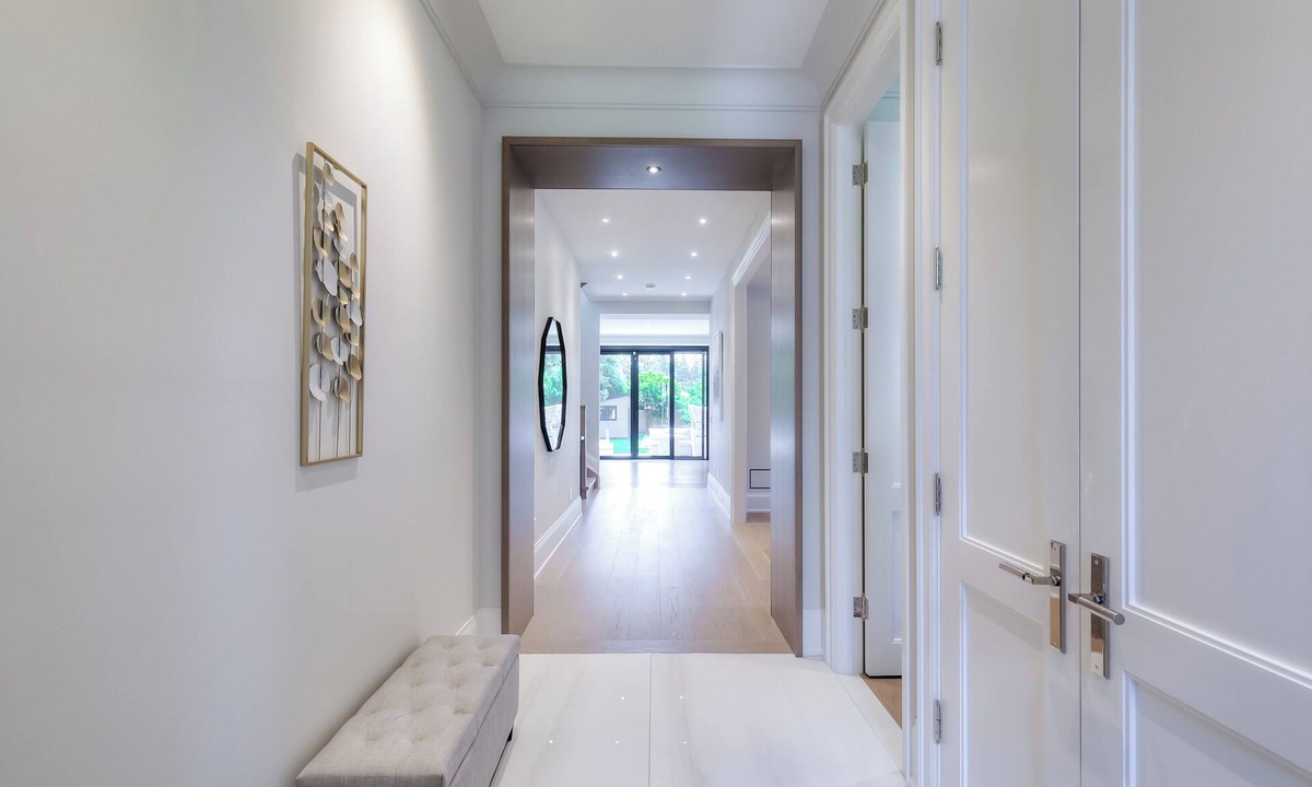 Etobicoke House | CUSTOM BUILD LUXURY 4 BED + 6 BATH HOUSE