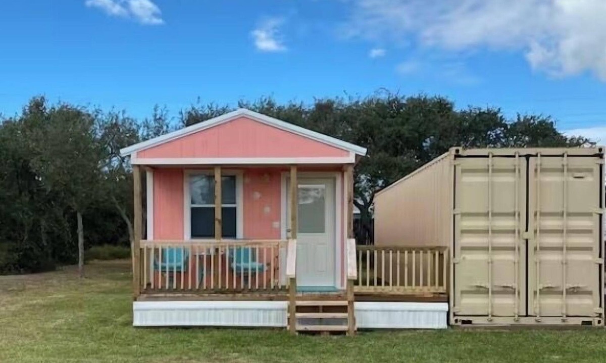 Rockport Cabin | Custom built cool cabin with AC in Holiday Beach. Not a converted shed.