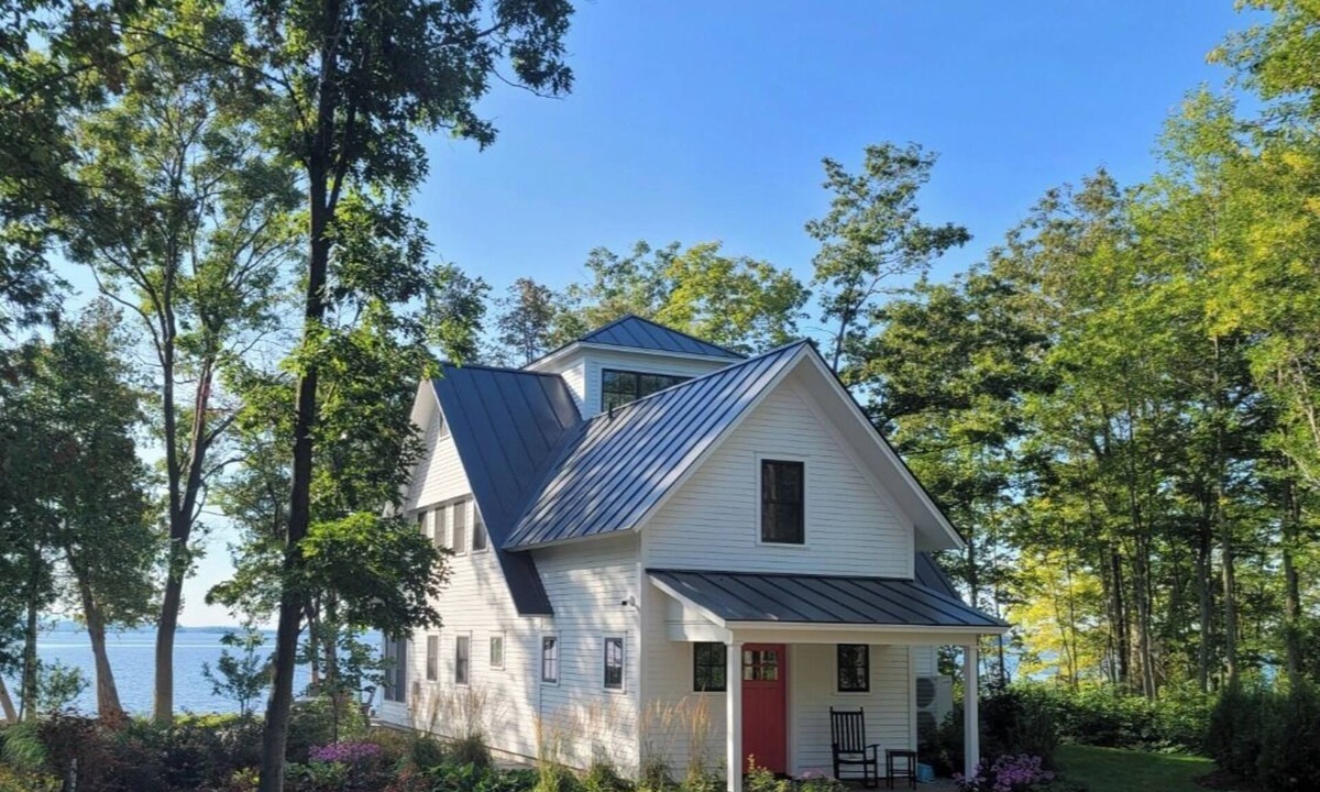 Grand Isle House | Custom-Built Lake House retreat right on Lake Champlain