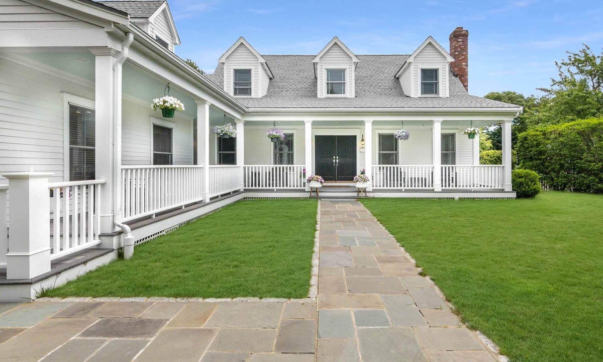 Edgartown House | Custom Cape In Edgartown With Hot Tub And Fire Pit