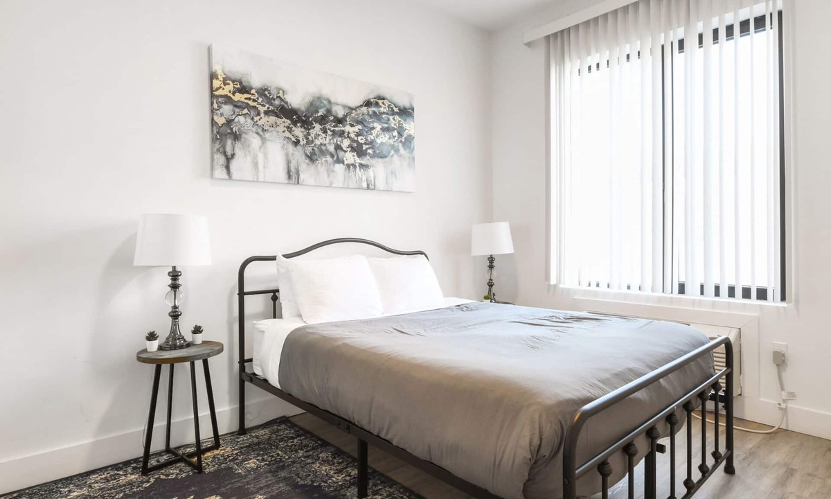 Elizabeth Apartment | Cute 1BR next to EWR 1465