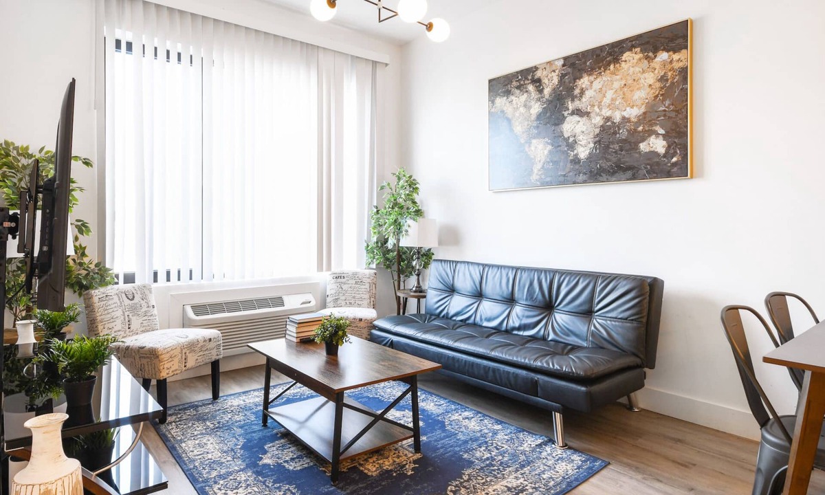 Elizabeth Apartment | Cute 1BR Next to EWR 0321